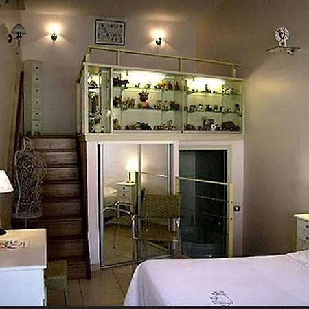 Le Manoir Aux Vaches Hotel 3*