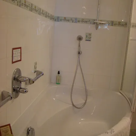 Hotel Le Manoir Aux Vaches 3*
